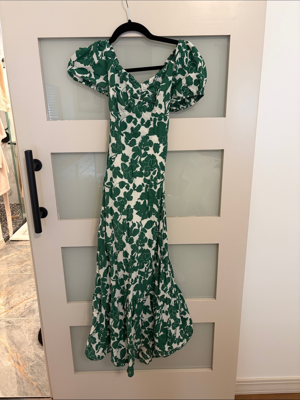 Green Floral Puff-Sleeve Maxi Dress